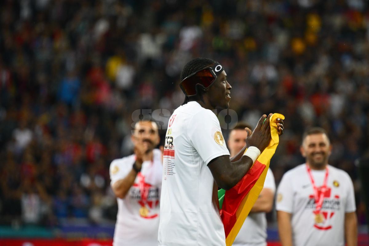 Anunțul serii: „Coman va juca la noi în preliminarii!” » Jucătorul, cu o apariție excentrică la final, a confirmat: „Cred că suporterii mă vor mai vedea”