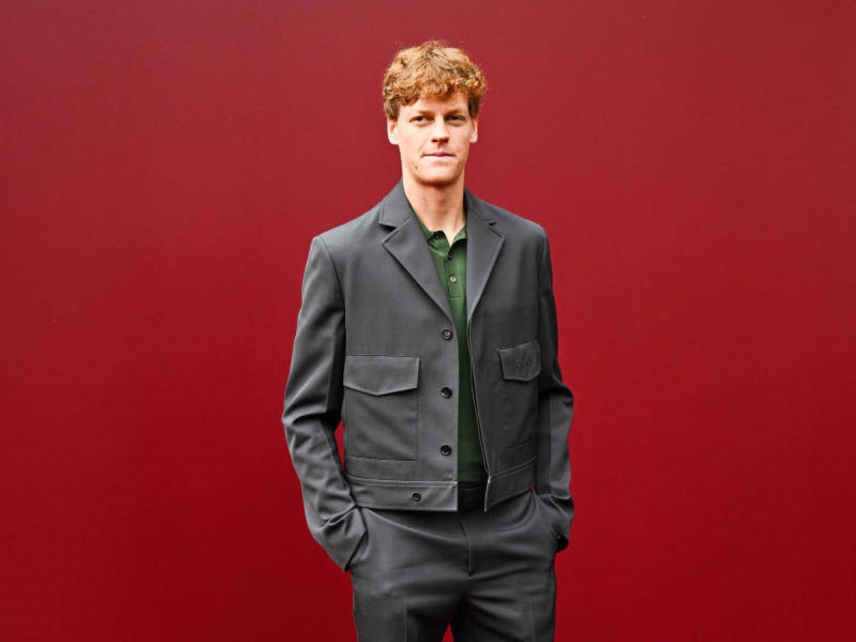 Jannik Sinner discută despre modă, după revenirea în circuit: „Îmi plac mai mult culorile închise”