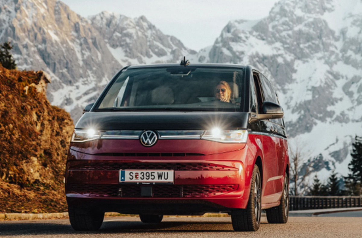 VW Multivan T7, mașina preferată de Papa Leon al XIV-lea