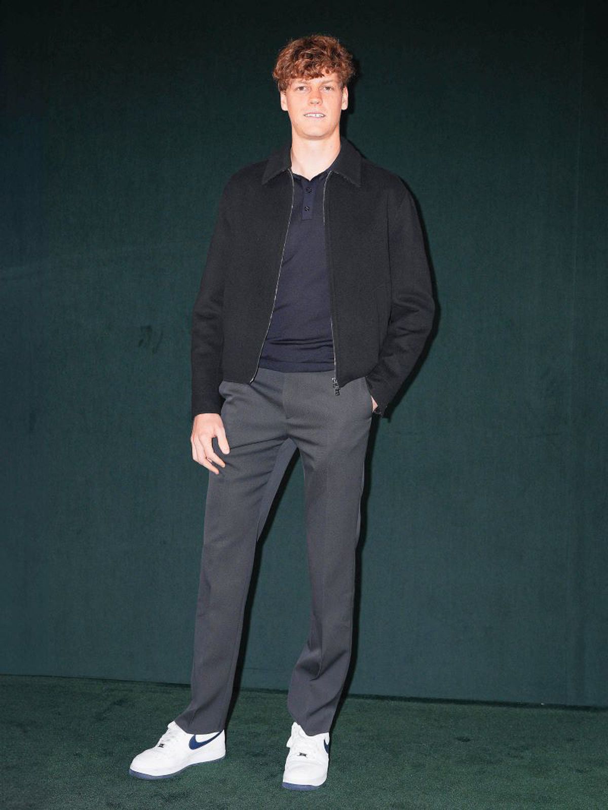 Jannik Sinner discută despre modă, după revenirea în circuit: „Îmi plac mai mult culorile închise”