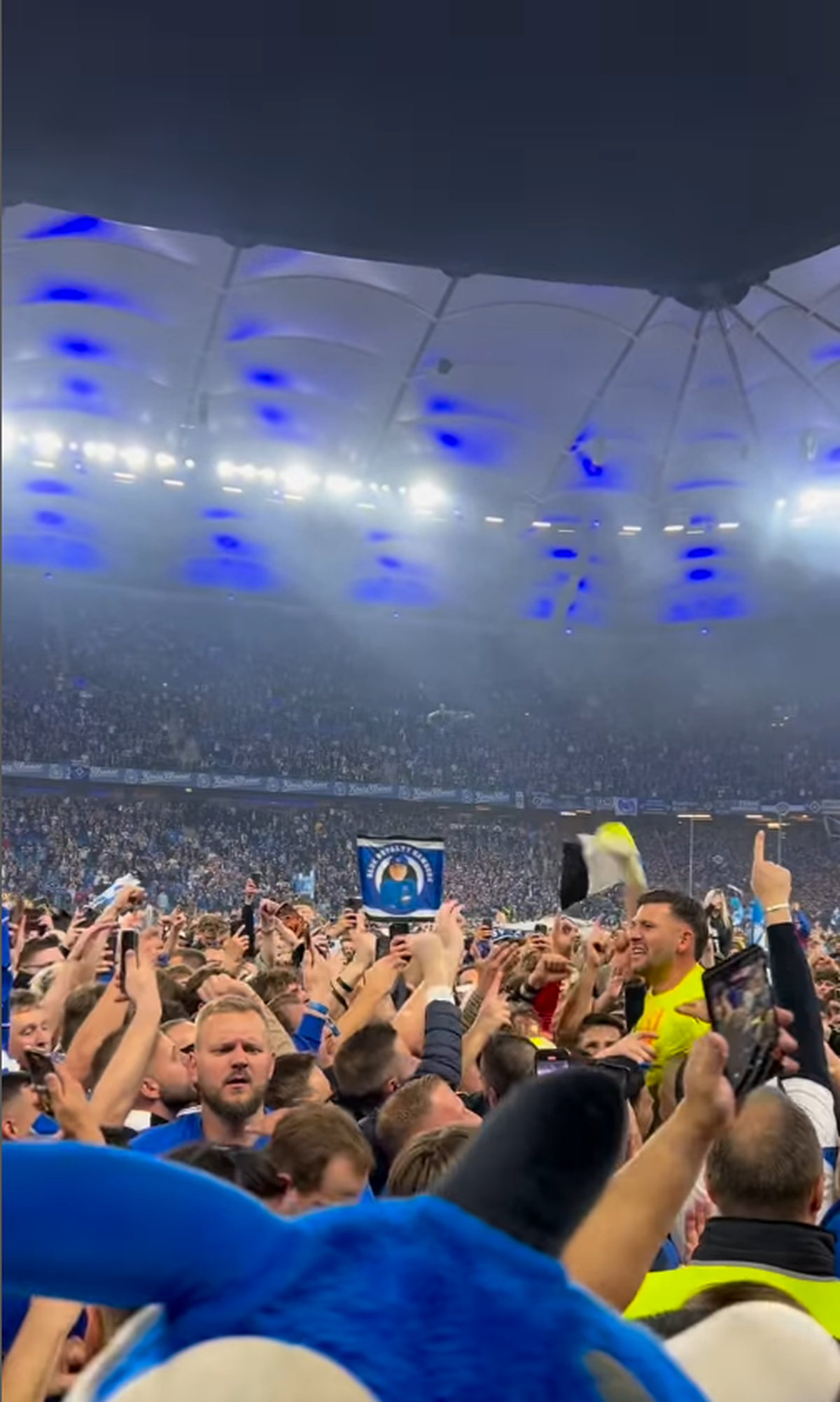 Fanii lui Hamburg au celebrat promovarea