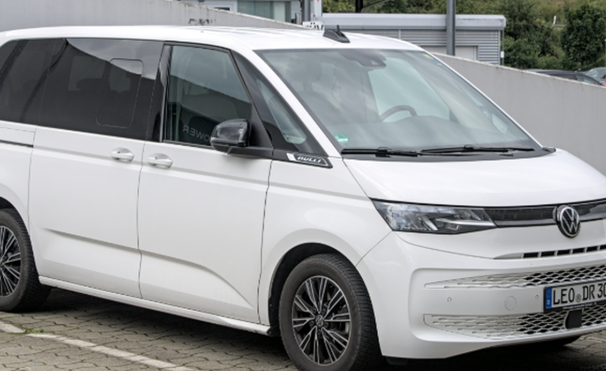 VW Multivan T7, mașina preferată de Papa Leon al XIV-lea