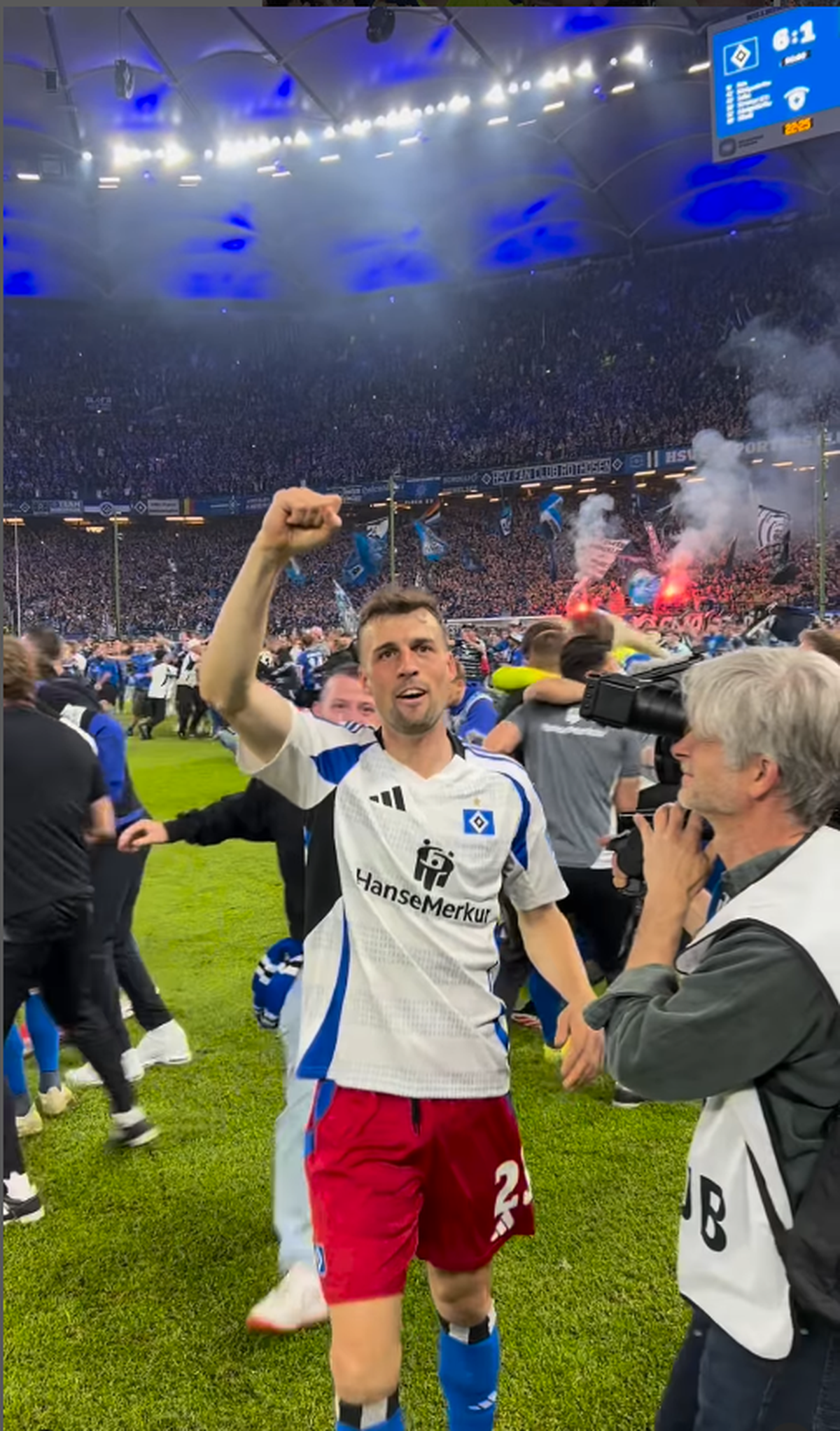 Fanii lui Hamburg au celebrat promovarea