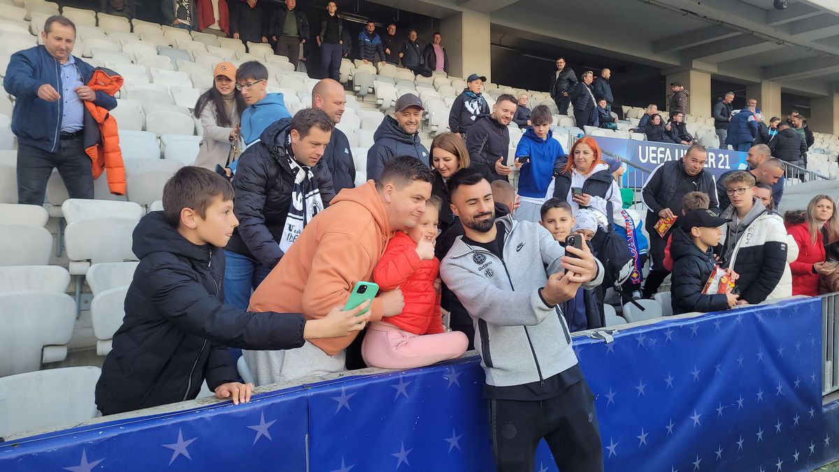 U CLUJ - FCSB 0-2. Trupa lui Sabău, surclasată de campioana venită de la șpriț! Roș-albaștrii au folosit titularii, așa cum au promis, dar omul meciului a fost indezirabilul Marius Ștefănescu