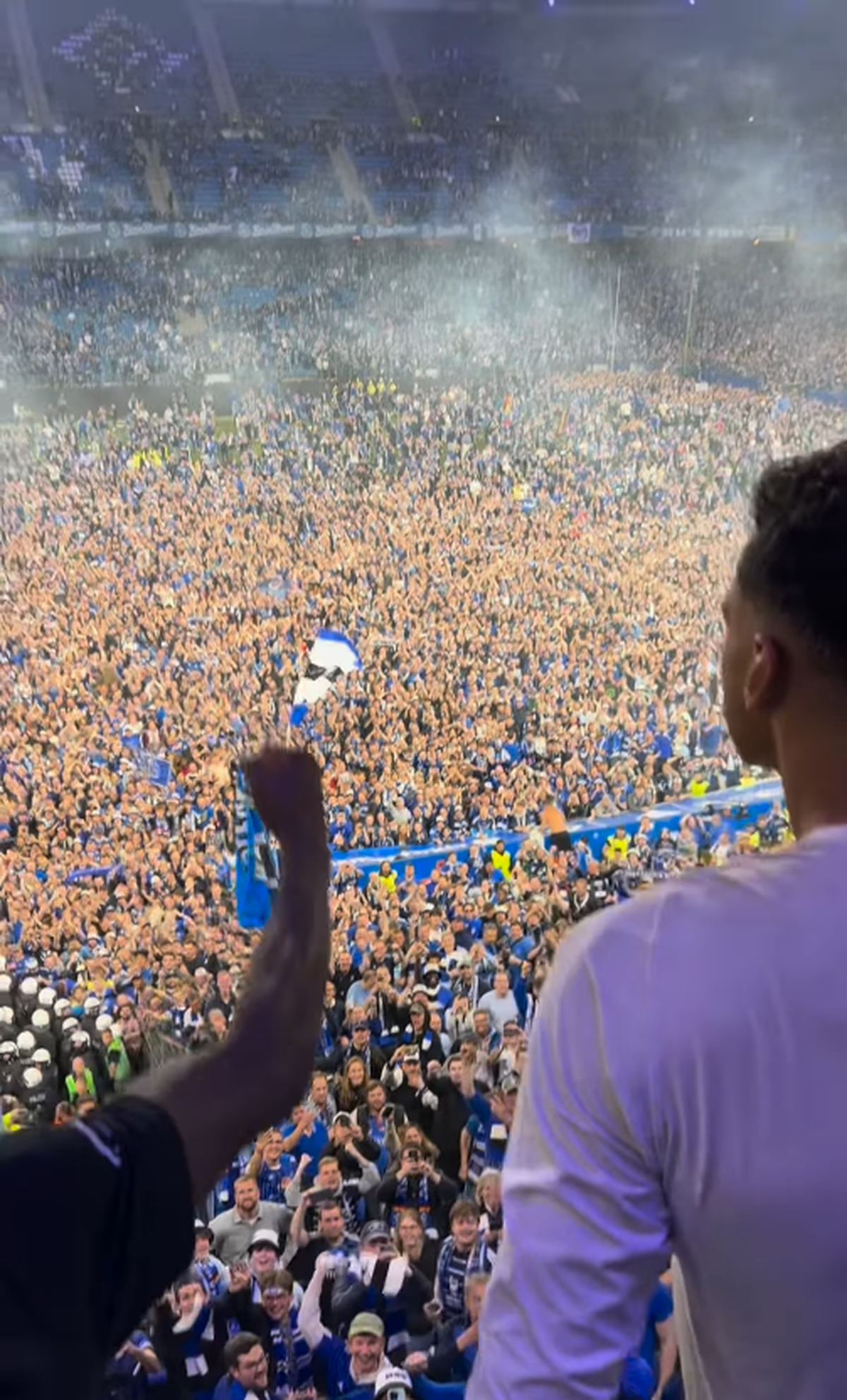 Fanii lui Hamburg au celebrat promovarea