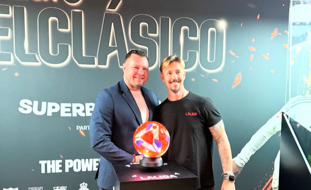 Legenda Guti a văzut Barcelona - Real Madrid la o terasă din București, împreună cu soția Romina Belluscio