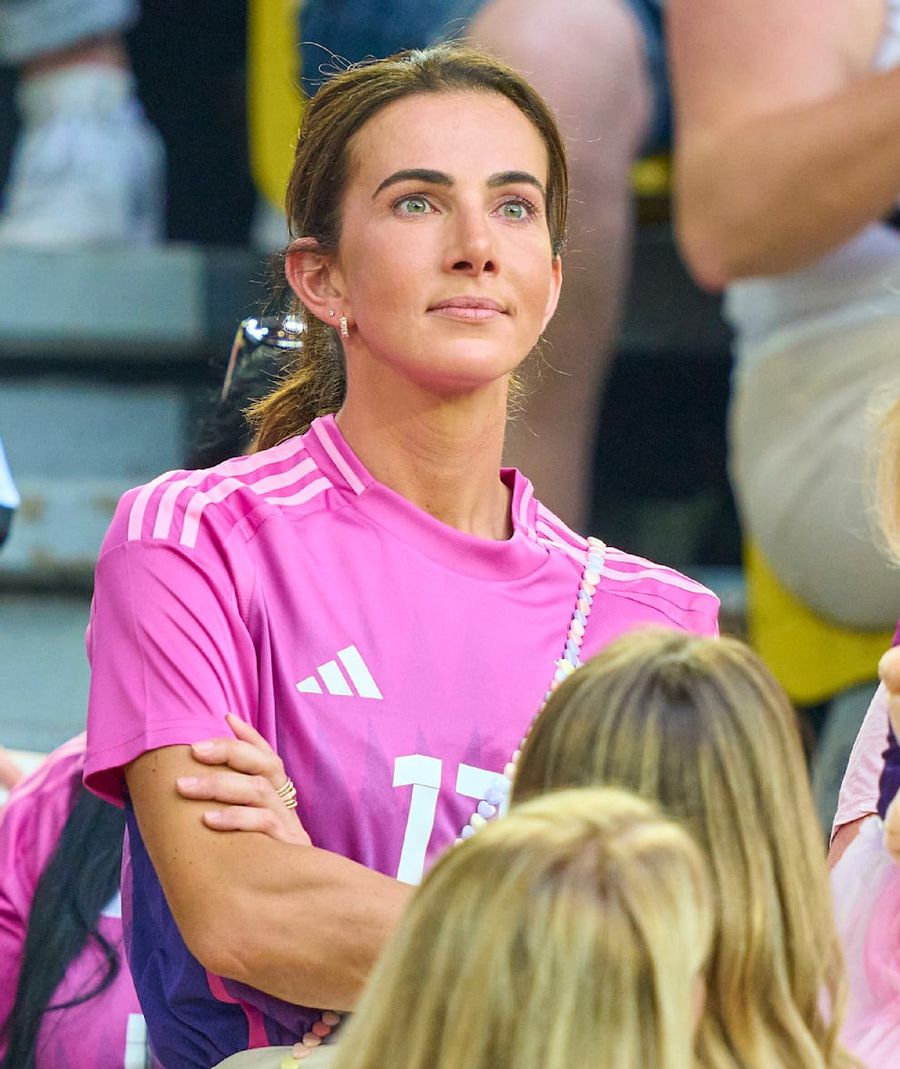 2-0 cu Borussia, 75.000 de fani, părinții în tribune » Doar Lisa a lipsit, alimentând zvonurile