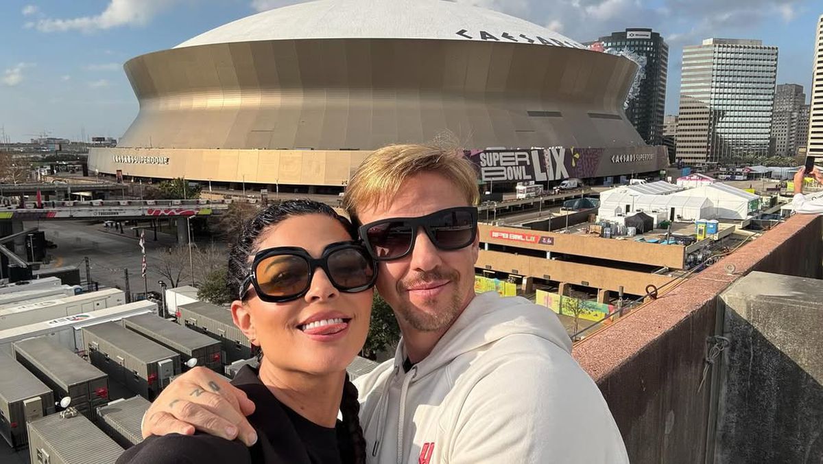 Legenda Guti a văzut Barcelona - Real Madrid la o terasă din București, împreună cu soția Romina Belluscio