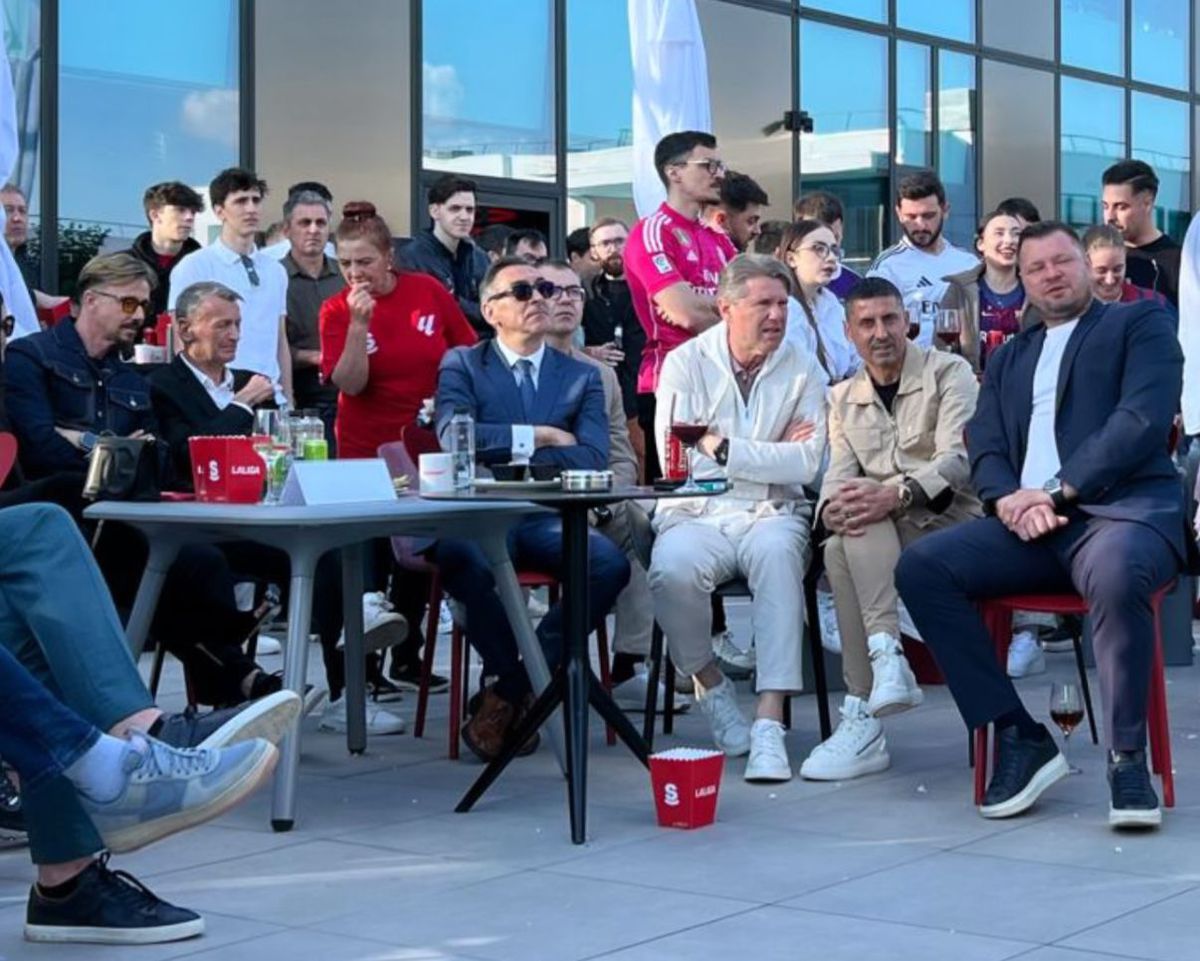 Legenda Guti a văzut Barcelona - Real Madrid la o terasă din București, împreună cu soția Romina Belluscio