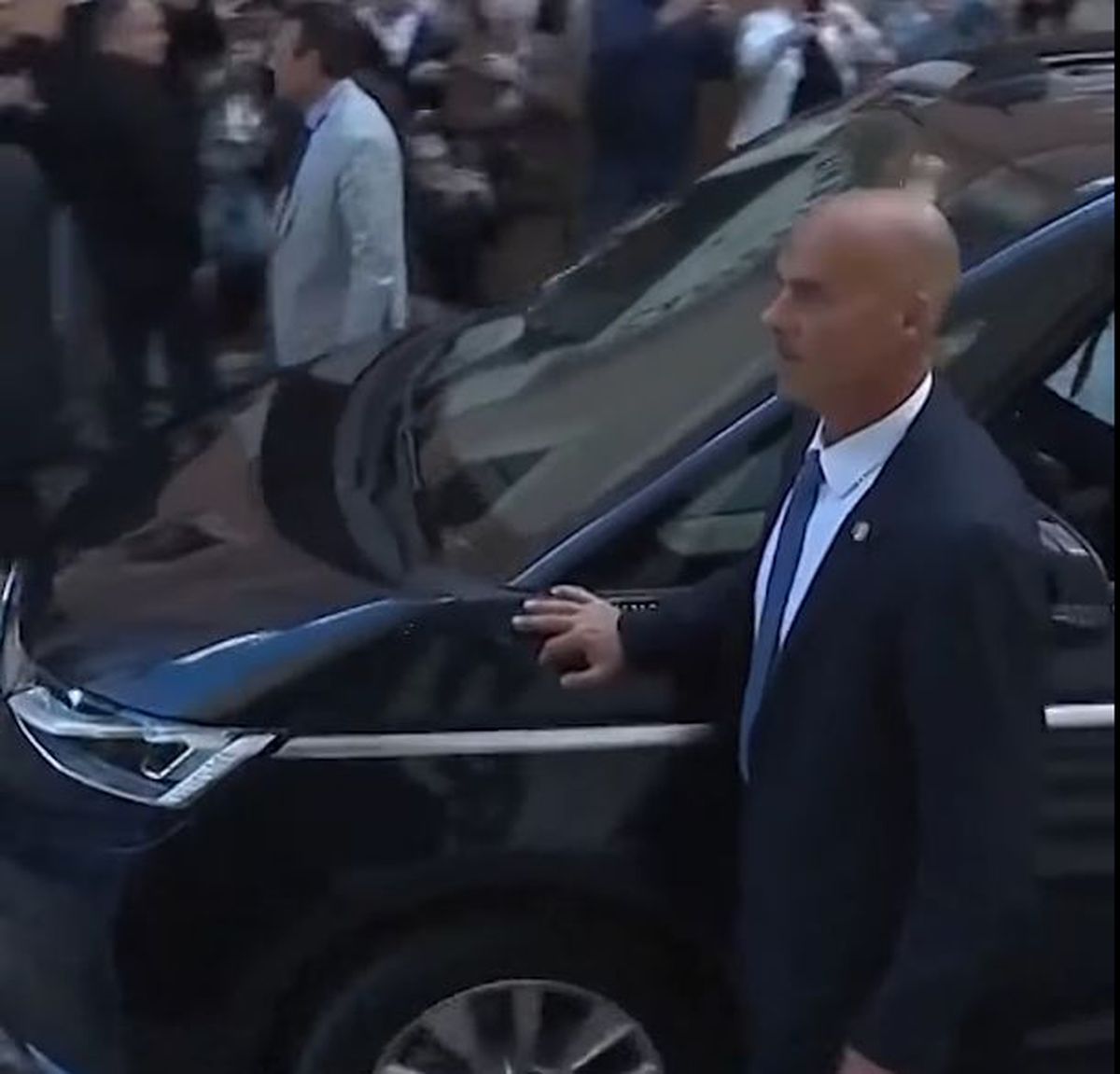 VW Multivan T7, mașina preferată de Papa Leon al XIV-lea