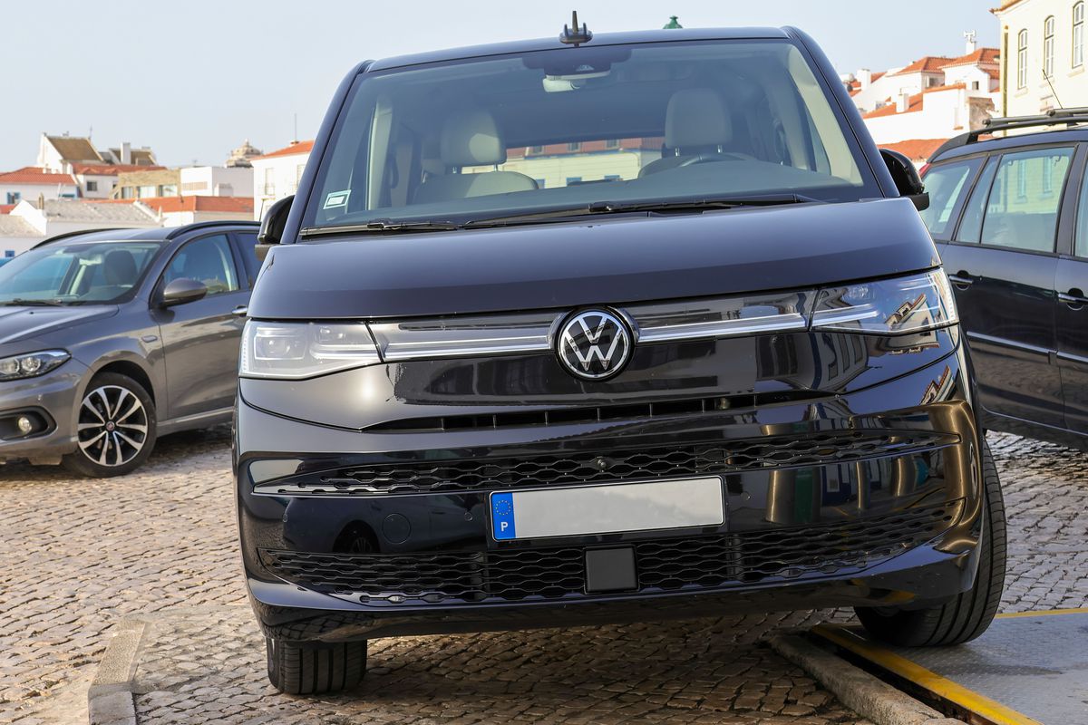 VW Multivan T7, mașina preferată de Papa Leon al XIV-lea