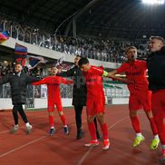 Roș-albaștrii au sărbătorit alături de fani victoria cu U Cluj / FOTO: Cristi Preda (GSP)