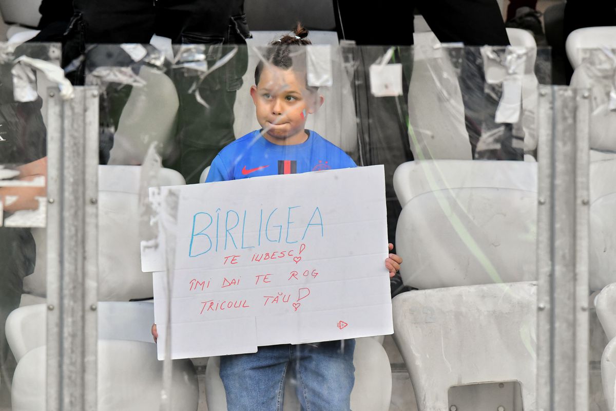 U CLUJ - FCSB 0-2. Trupa lui Sabău, surclasată de campioana venită de la șpriț! Roș-albaștrii au folosit titularii, așa cum au promis, dar omul meciului a fost indezirabilul Marius Ștefănescu