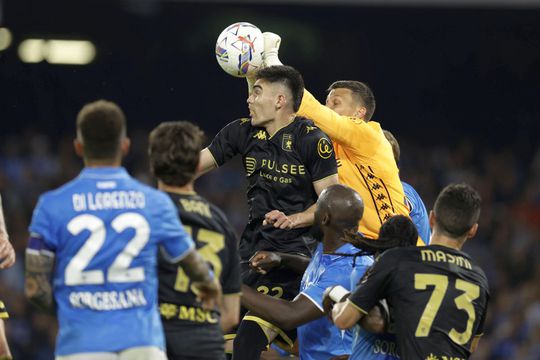 Rapidistul Siegrist, printre cei mai buni de pe teren cu Napoli / foto: Imago