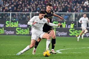 Napoli - Genoa, formația lui Dan Șucu încearcă să pună piedică napoletanilor în lupta pentru „Scudetto” » Echipele probabile + cele mai tari cote