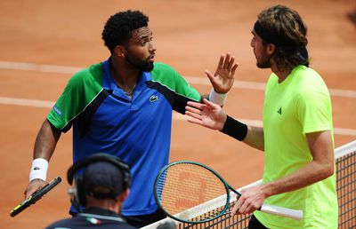 Dispută aprinsă la fileu în turneul de la Roma între Stefanos Tsitsipas și Arthur Fils: „A țintit spre corp, e OK, face parte din joc”