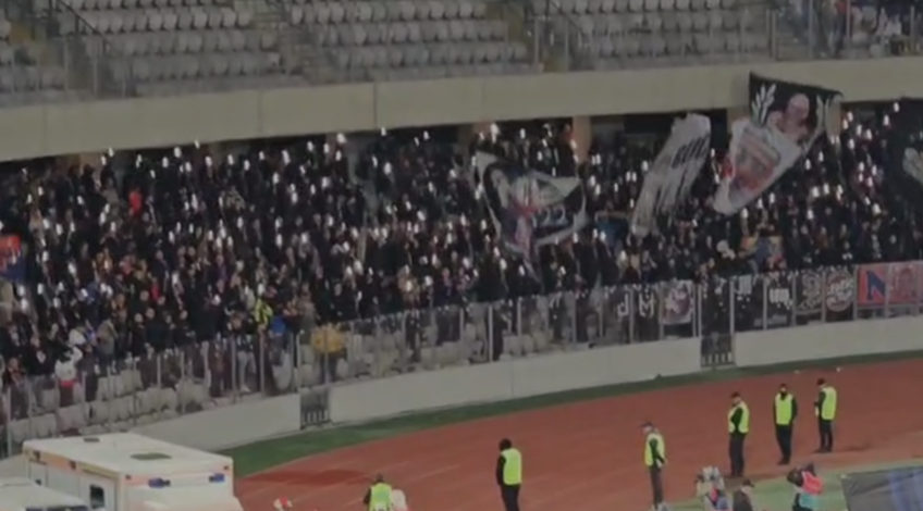 FOTO + VIDEO La U Cluj - FCSB s-au repetat la final scenele de anul trecut din Gruia! » Clujenii au aprins blițurile pentru a celebra campioana