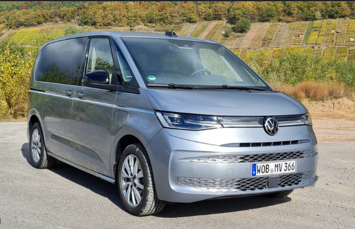 VW Multivan T7, mașina preferată de Papa Leon al XIV-lea