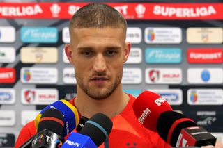 Daniel Bîrligea a publicat o nouă postare, apoi a ieșit în față, după derapajul rasist de pe Instagram: „Ne-a luat valul pe toți”