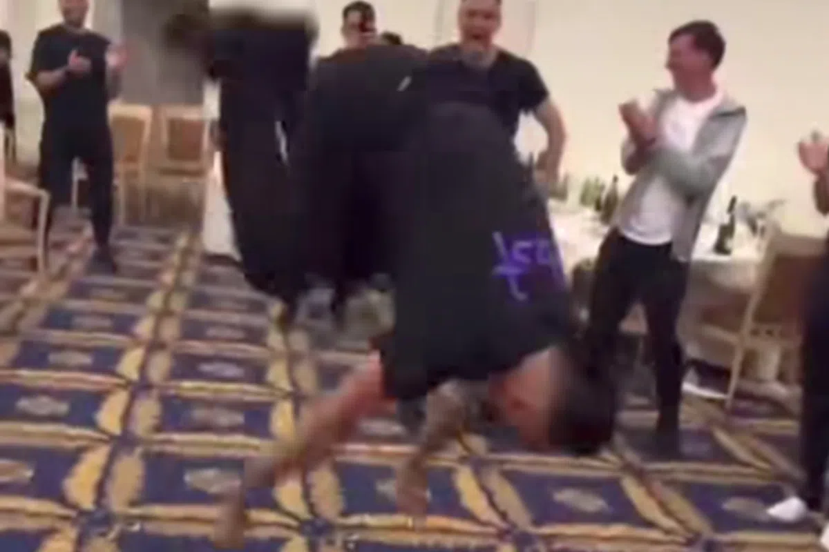 Valentin Crețu a oferit imaginile serii la petrecerea celor de la FCSB » Și-a arătat talentul nebănuit