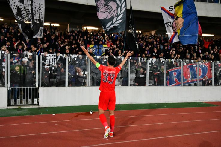 Roș-albaștrii au sărbătorit alături de fani victoria cu U Cluj / FOTO: Cristi Preda (GSP)
