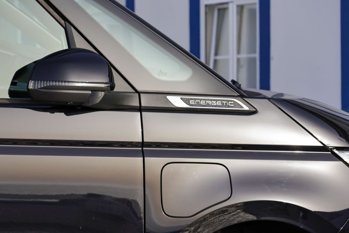 VW Multivan T7, mașina preferată de Papa Leon al XIV-lea