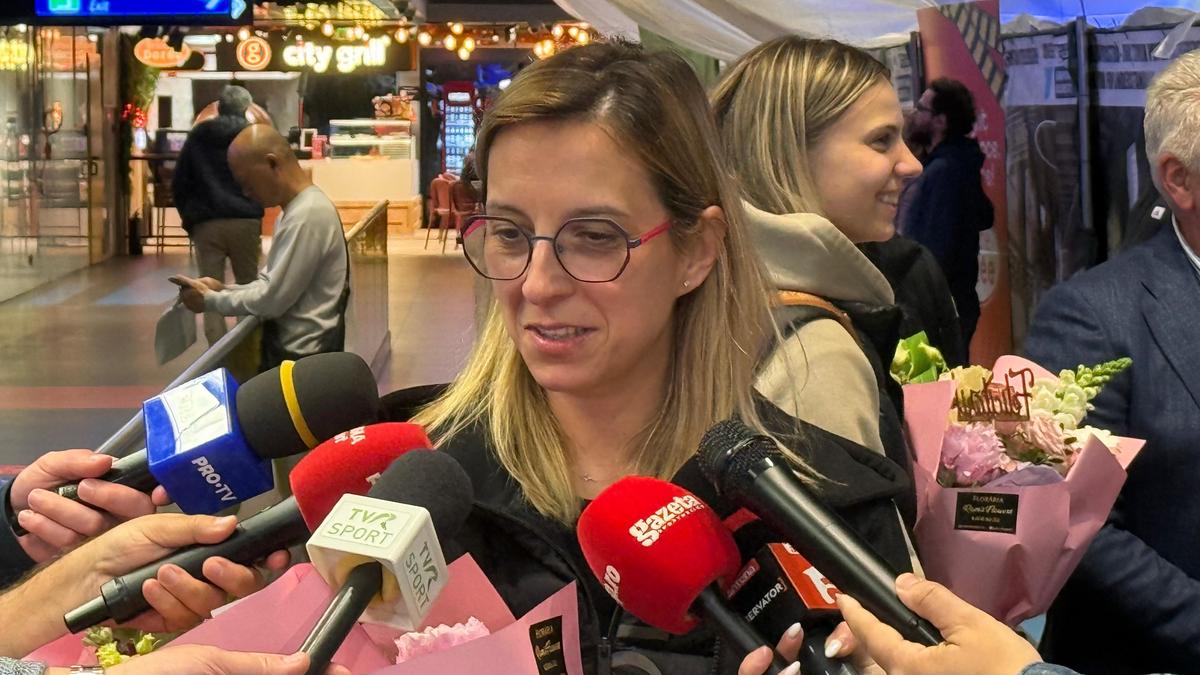 Revenite în țară, fetele cu medalie de bronz ale României și-au cerut drepturile financiare: „De doi ani, nimic! Se cam duce plăcerea”