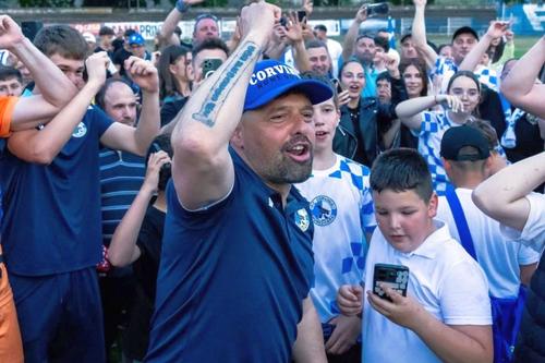 Florin Maxim, antrenorul Corvinului, a vorbit pentru Gazeta Sporturilor despre promovarea în Superliga/ FOTO: Facebook @FC Corvinul 1921 Hunedoara