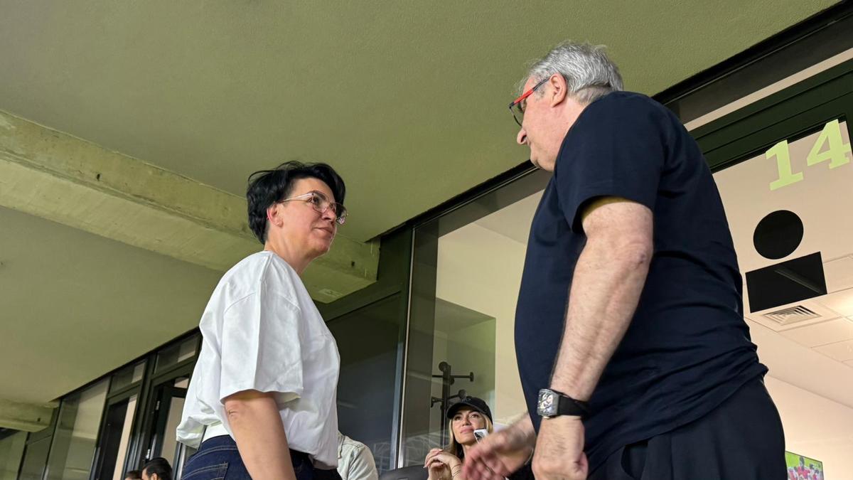 Nu au fost prezente la petrecerea Stelei '86, dar Alexandra și Julianne Duckadam au venit pe Ghencea la FCSB - Slobozia