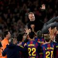 Hansi Flick a fost purtat pe brațe la Barcelona / Foto: GettyImages