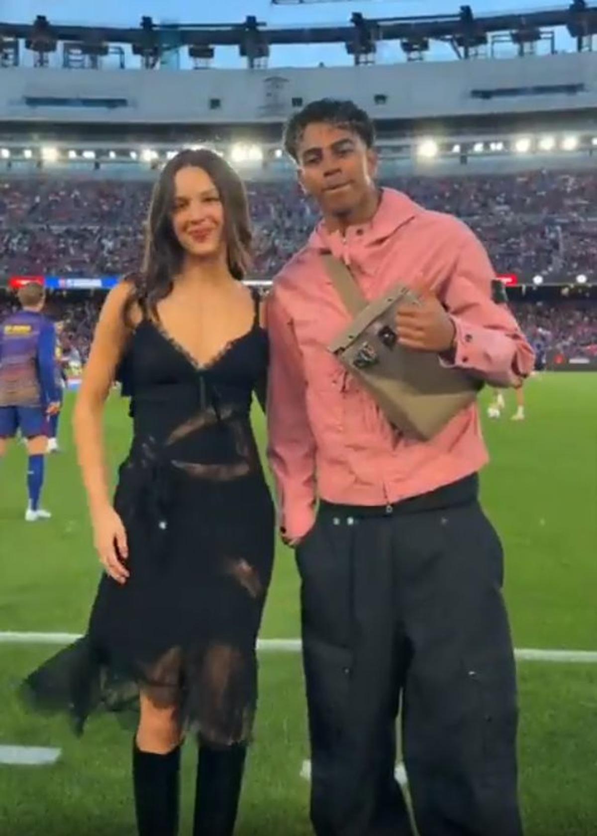 Olivia a furat toate privirile la Barcelona - Real Madrid și s-a dus glonț la Yamal!