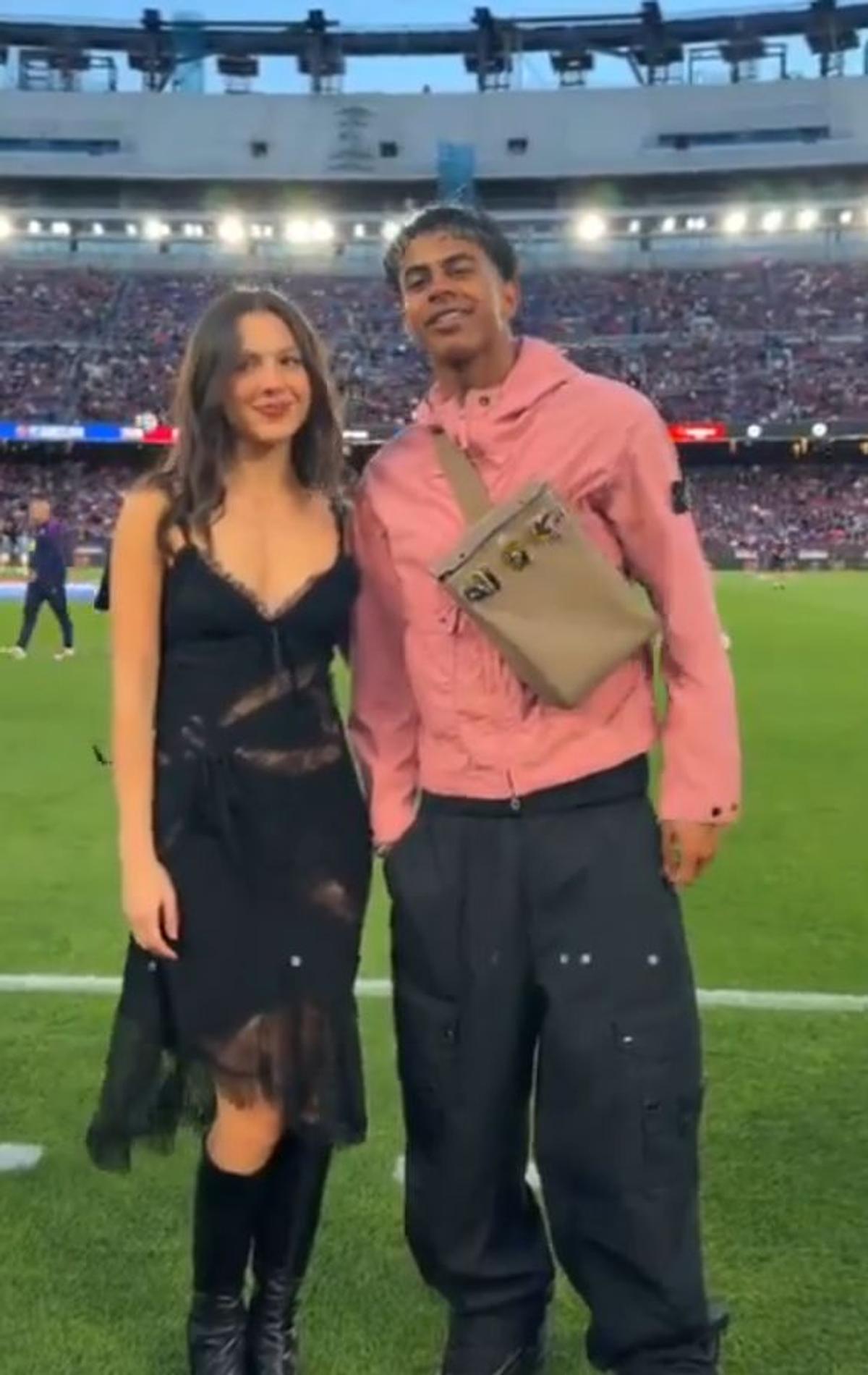 Olivia a furat toate privirile la Barcelona - Real Madrid și s-a dus glonț la Yamal!