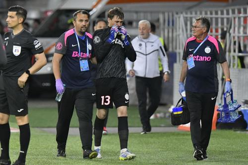 Matei Popa, ieșit accidentat în FCSB - Slobozia // FOTO Cristi Preda (GSP.ro)