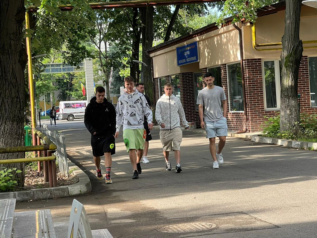 FCSB, la vizita medicală » Nume noi alături de obișnuiții din lot + Florinel Coman, prezent!