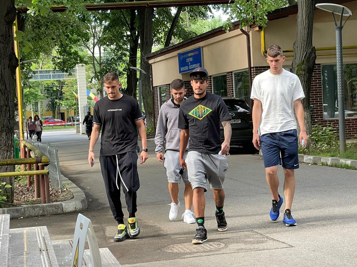 FCSB, la vizita medicală » Nume noi alături de obișnuiții din lot + Florinel Coman, prezent!