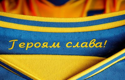 Românul care conduce organizații ucrainene de tineret explică ce-nseamnă „Slava Ukraini” și „Heroiam Slava”