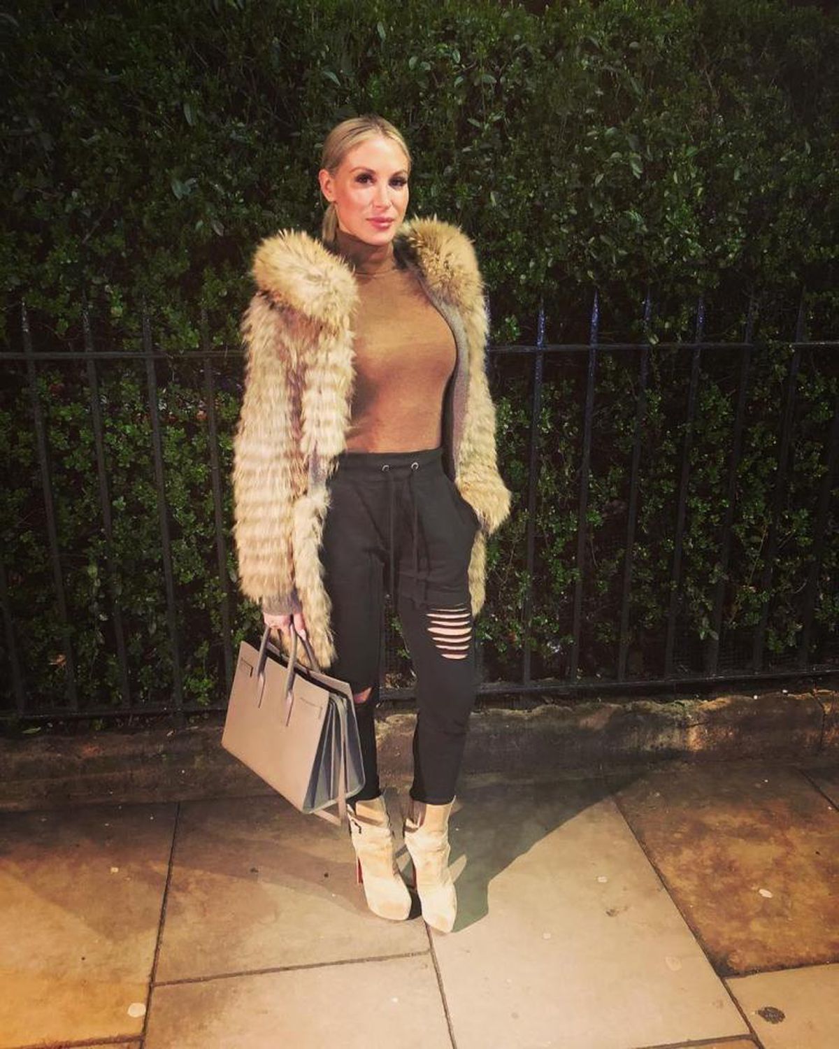 Le vedem la București! Partenerele spectaculoase ale fotbaliștilor care joacă la EURO 2020 pe Arena Națională