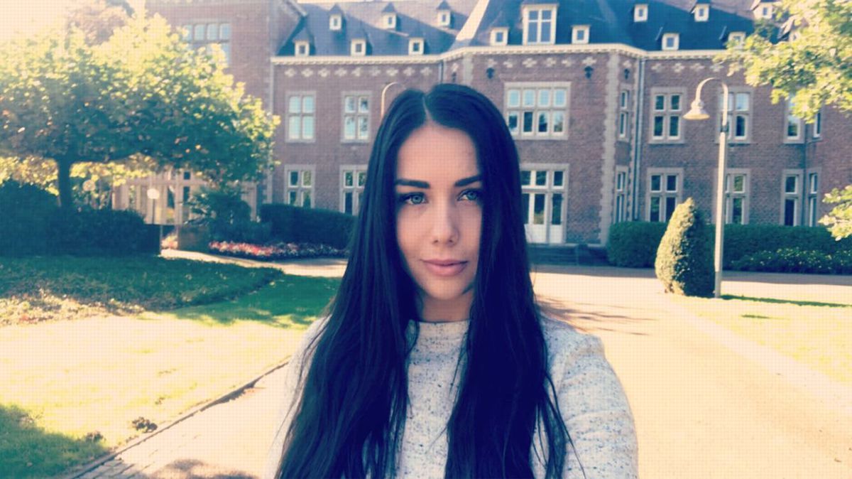 Le vedem la București! Partenerele spectaculoase ale fotbaliștilor care joacă la EURO 2020 pe Arena Națională