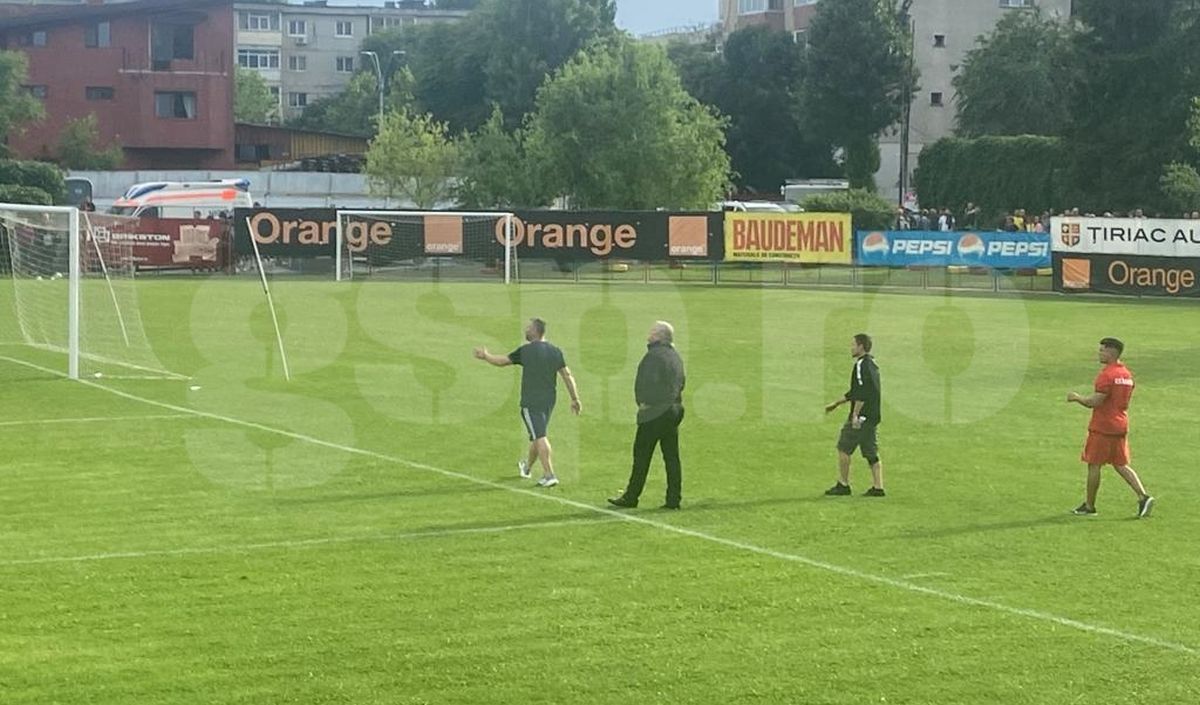 Scandal uriaș la finala Cupei României pe București, câștigată de CS Dinamo! Un jucător a sărit la bătaie cu Dănuț Lupu » Reporterul GSP, agresat: „Ieși în p*** mea afară!”