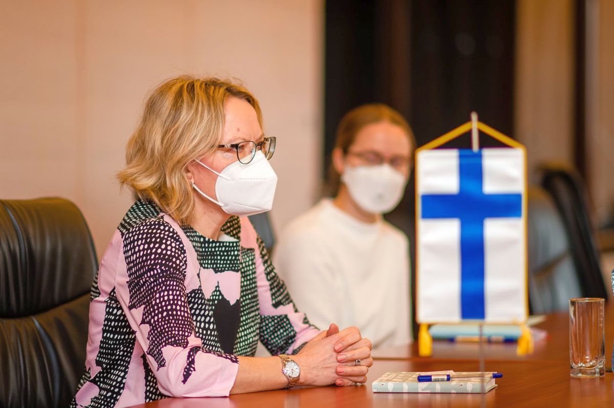 Interviu cu ambasadoarea Finlandei în România: „Am dublat investițiile pentru sport, iar rezultatele se văd” » Ce a surprins-o pe șoselele spre munte: „Am apreciat mai mult destinațiile decât drumul”