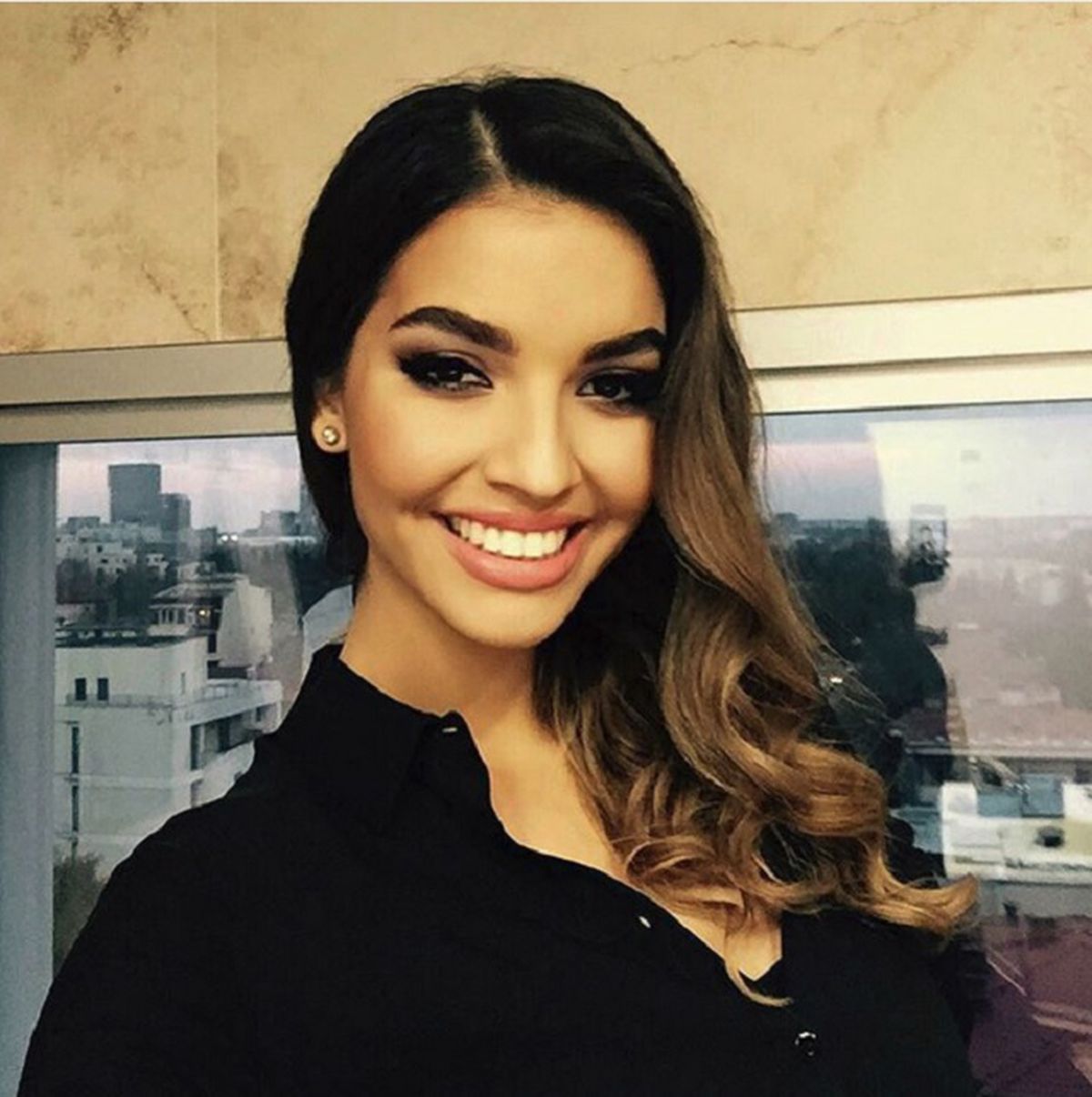 Toate camerele pe Sandra Mutu! Soția antrenorului rapidist a atras atenția în tribunele din Giulești