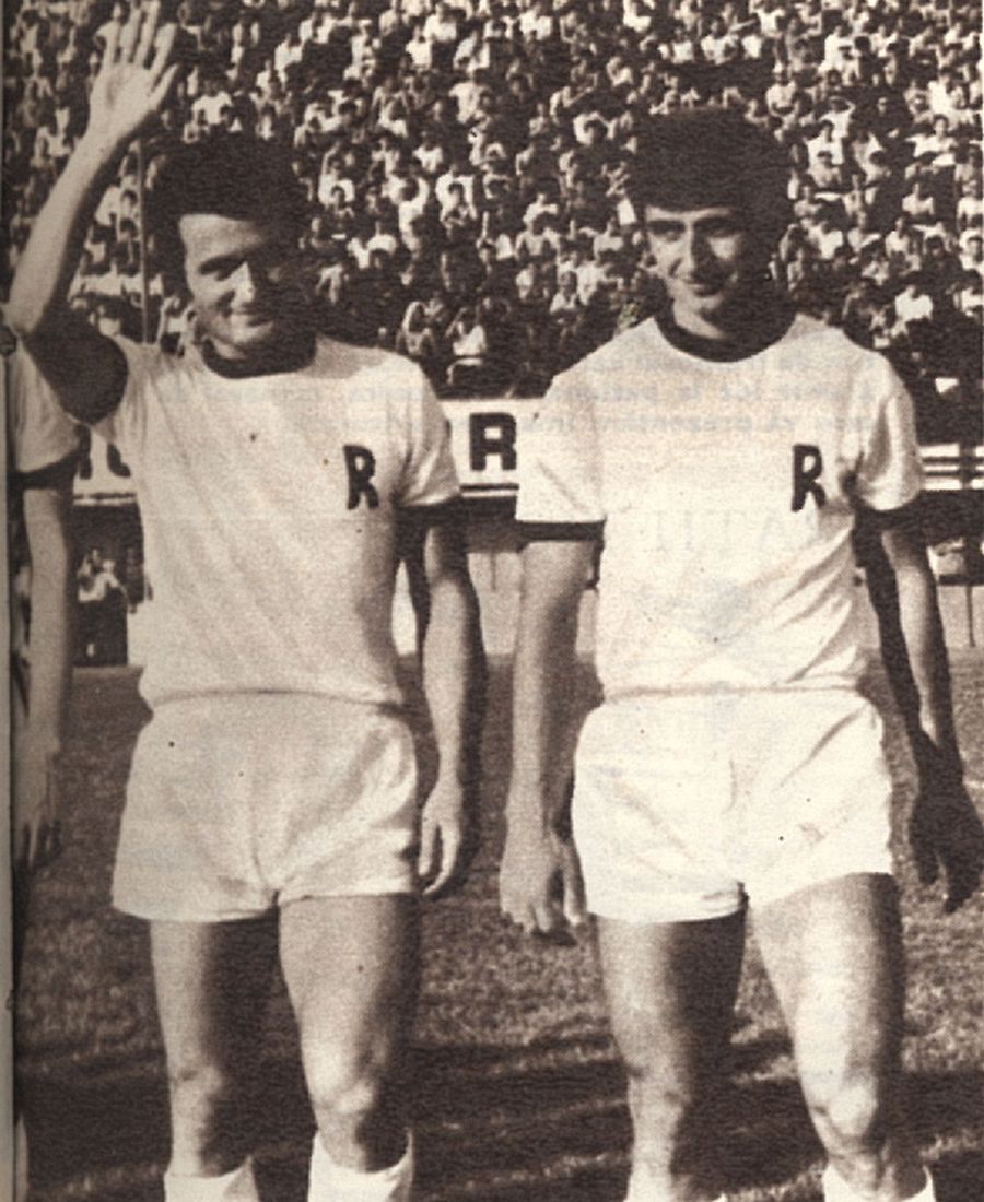 Puiu Ionescu și Nichi Dumitru (foto: arhiva GSP) 55 de ani de la primul titlu al Rapidului » Nichi Dumitriu: „Noi am fost zeii Giuleștiului. Doar Sabău și Lupu ar fi putut juca în echipa din '67. Pancu? A avut două viteze, mică și foarte mică!”