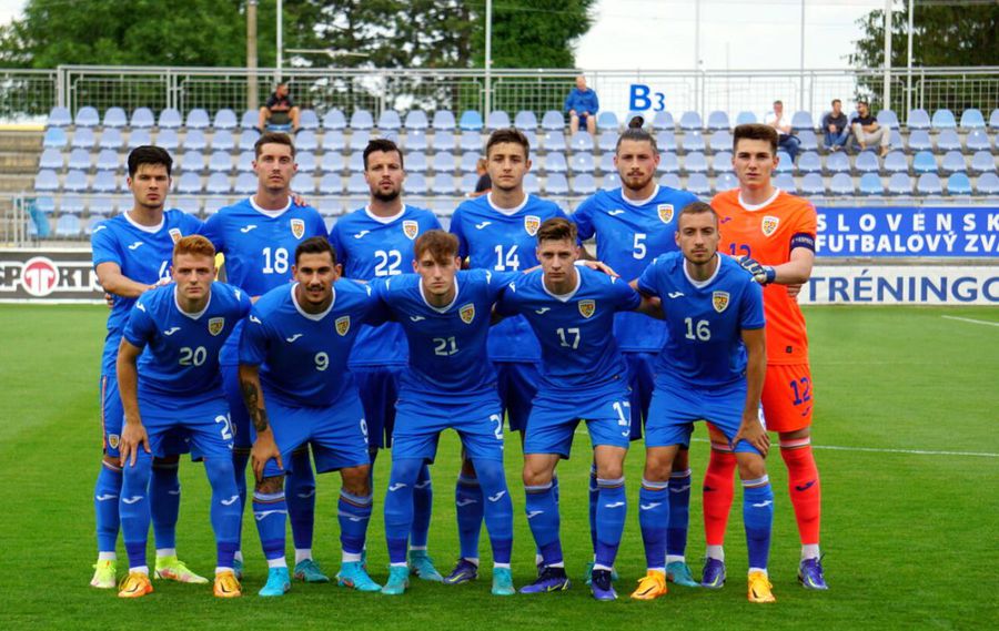 Cu vedetele Drăgușin, Markovici sau Miculescu pe teren, „tricolorii” mici s-au făcut de râs cu Slovacia (foto: frf.ro) Să nu ne bată grav!