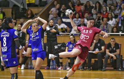 Tensiuni la finalul campionatului » Clasamentul e contestat: „Greu de spus dacă întotdeauna se joacă un handbal corect”