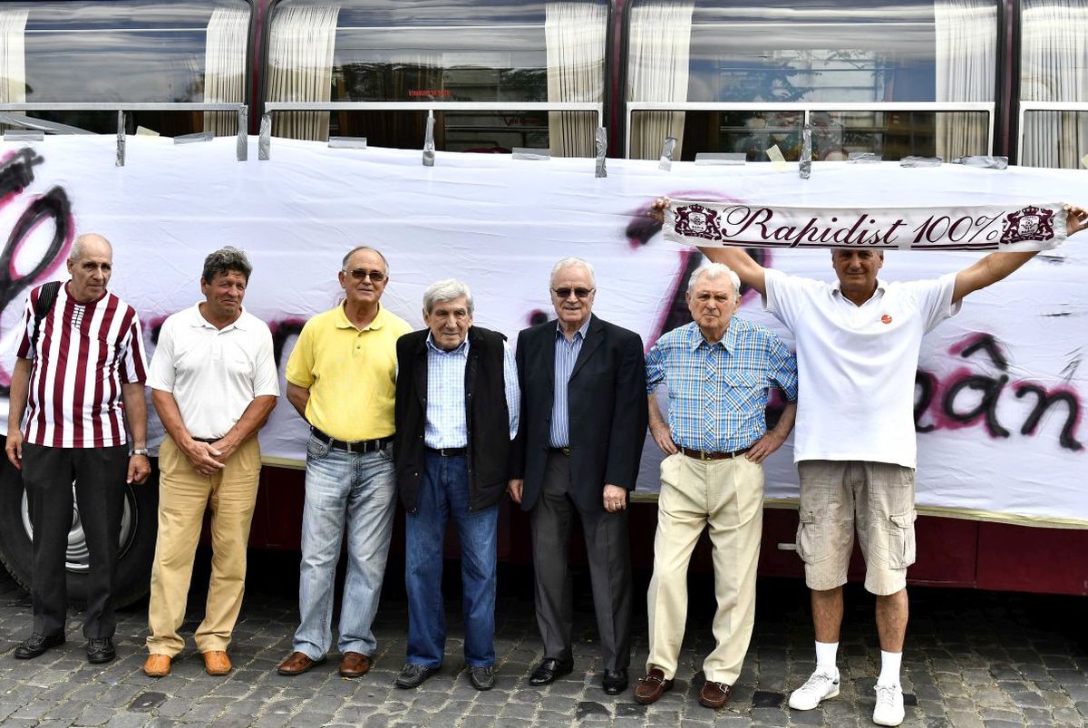 55 de ani de la primul titlu al Rapidului » Nichi Dumitriu: „Noi am fost zeii Giuleștiului. Doar Sabău și Lupu ar fi putut juca în echipa din '67. Pancu? A avut două viteze, mică și foarte mică!”