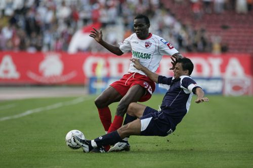 Mariko Daouda, în alb-roșu, pe vremea când juca pentru Dinamo / foto: Arhivă GSP