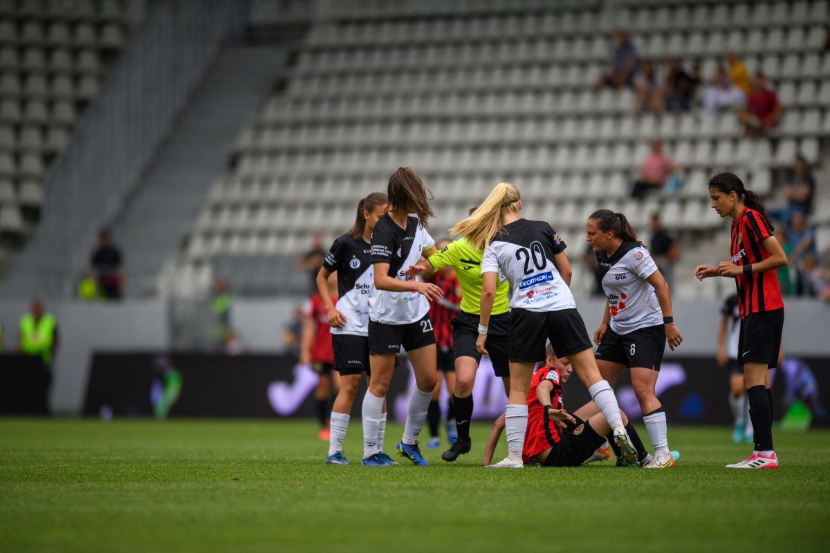 Scandal monstru și bătaie generală pe teren la finala Cupei României la fotbal feminin + Acuzații grave: „Am fost amenințată de omul de la pază”