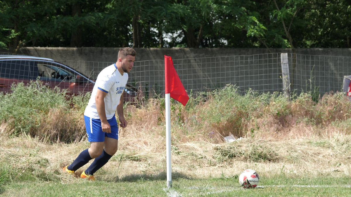 Netflix ar da lovitura la Plumbuita, în Călărași » „Stricau terenul când treceau cu morții! O luau pe gazon ca să scurteze drumul până la cimitir”