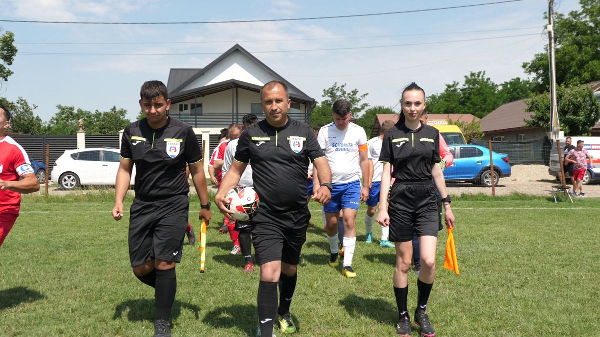 Netflix ar da lovitura la Plumbuita, în Călărași » „Stricau terenul când treceau cu morții! O luau pe gazon ca să scurteze drumul până la cimitir”