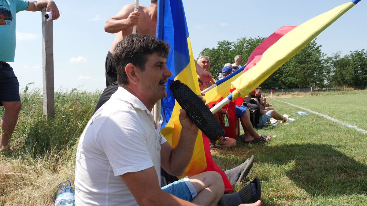 Netflix ar da lovitura la Plumbuita, în Călărași » „Stricau terenul când treceau cu morții! O luau pe gazon ca să scurteze drumul până la cimitir”